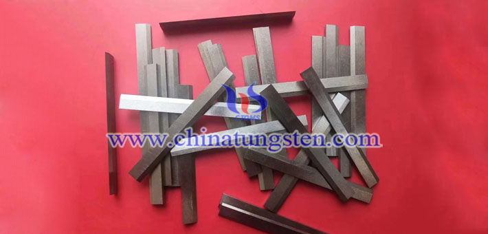 tungsten carbide cutting blade applied for face mask machine image